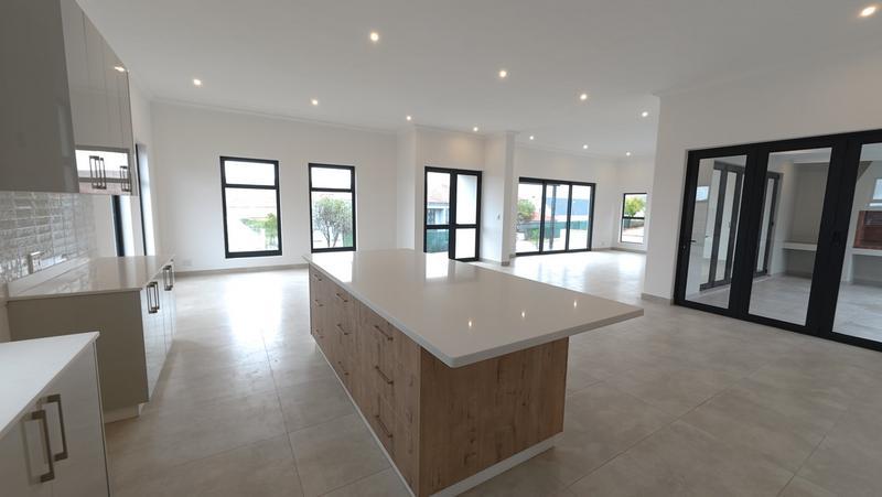 4 Bedroom Property for Sale in Mount Royal Golf Estate Western Cape